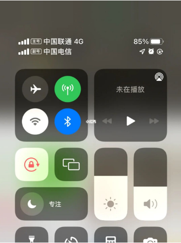 灵山苹果手机维修分享iPhone双卡信号解决办法 