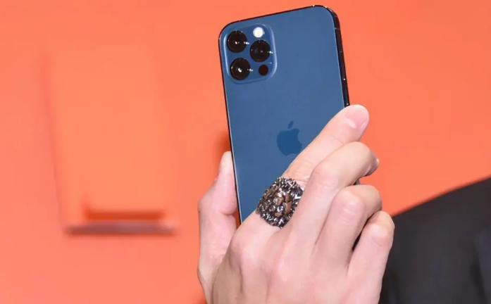 灵山苹果手机维修分享iPhone12系列重启方法教程 
